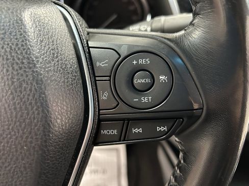 Used 2019 Toyota Camry SE image 11