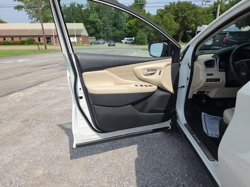 Used 2020 Nissan Murano SL w/ Moonroof Package AWD/4WD image 11