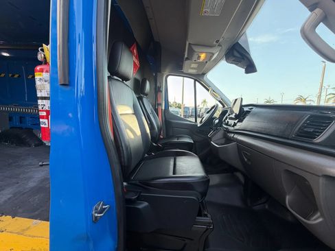 Used 2020 Ford Transit 250 Medium Roof RWD image 17