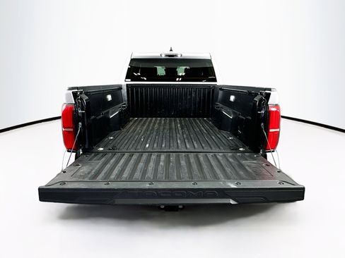 Used 2025 Toyota Tacoma TRD Off-Road image 27