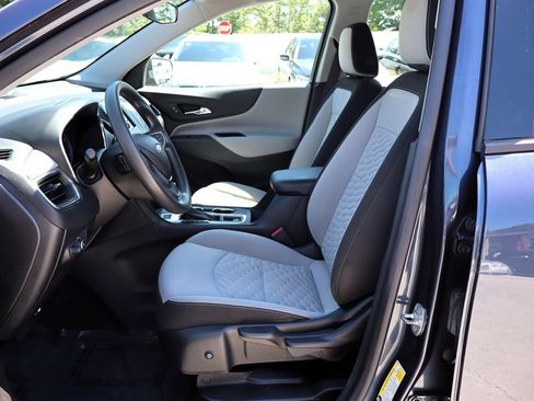 Used 2019 Chevrolet Equinox LS w/ LPO, Floor Liner Package AWD/4WD image 16