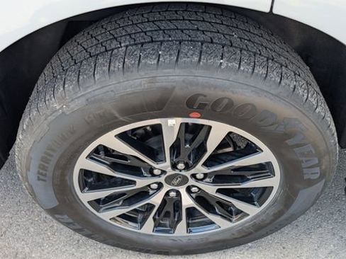 Used 2025 Ford Expedition Platinum AWD/4WD image 21