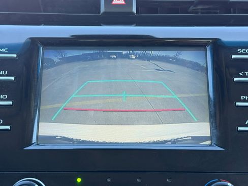 Used 2018 Toyota Camry LE image 34