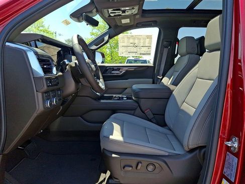 New 2026 GMC Yukon XL Elevation w/ Elevation Premium Package AWD/4WD image 10