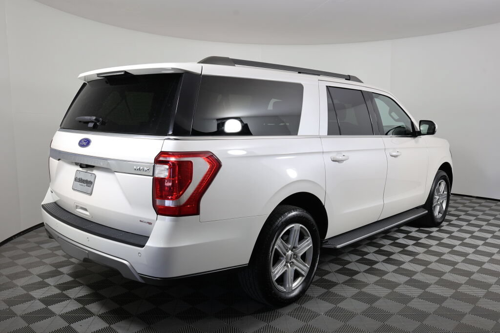 Used 2018 Ford Expedition Max XLT w/ Equipment Group 202A AWD/4WD image 2