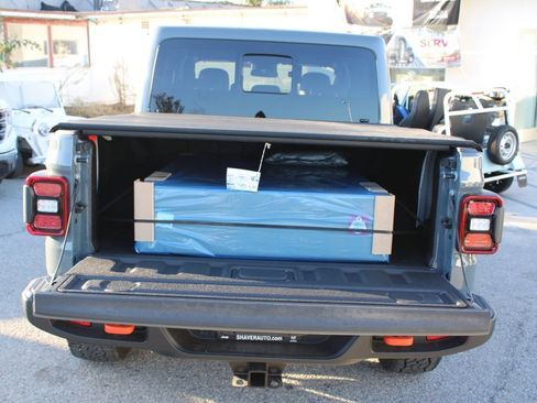 New 2025 Jeep Gladiator Mojave image 30