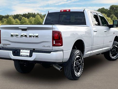 Used 2026 RAM 2500 Laramie AWD/4WD image 9