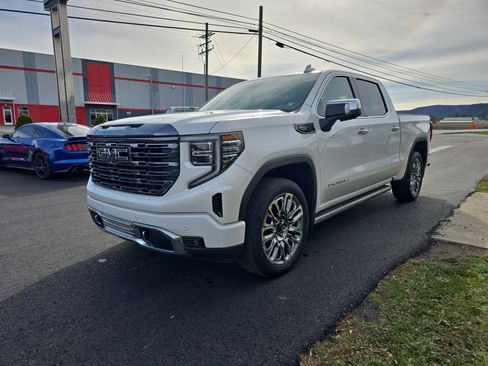 Used 2023 GMC Sierra 1500 Denali Ultimate image 9