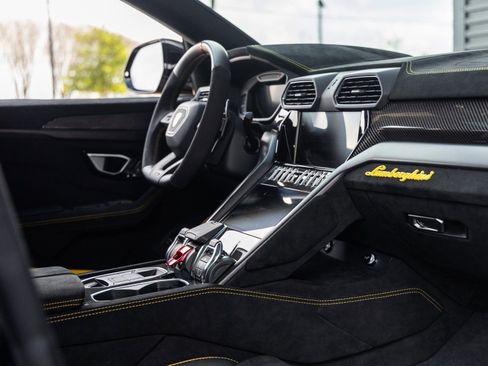 Used 2024 Lamborghini Urus Performante image 53