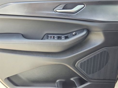 New 2025 Jeep Grand Cherokee Altitude image 22