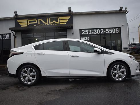 Used 2017 Chevrolet Volt Premier w/ Driver Confidence II Package image 6