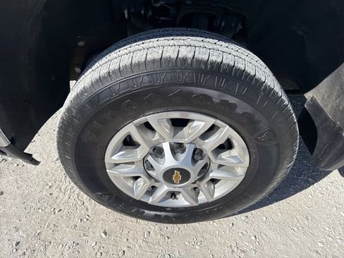 Used 2024 Chevrolet Silverado 2500 LT image 31