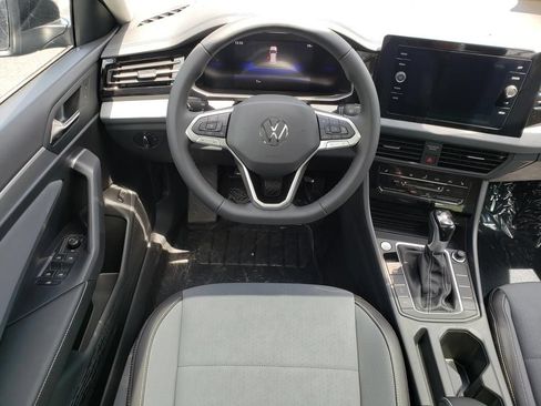 New 2026 Volkswagen Jetta SE FWD image 10