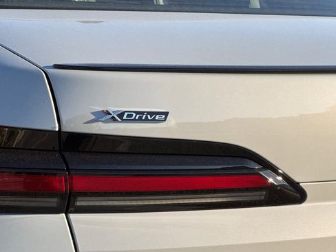 New 2026 BMW 750e xDrive w/ Executive Package image 11