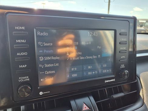 Used 2020 Toyota RAV4 LE image 21