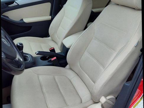 Used 2012 Volkswagen Jetta TDI w/ TDI Appearance Pkg FWD image 11