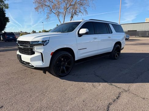 Used 2021 Chevrolet Suburban RST w/ Luxury Package image 4