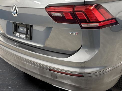 Used 2018 Volkswagen Tiguan S image 29