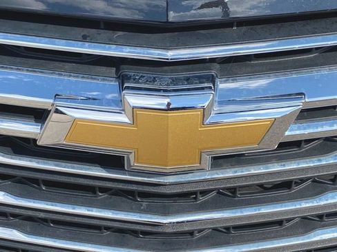 Used 2023 Chevrolet Traverse LT w/ LPO, Floor Liner Package FWD image 29