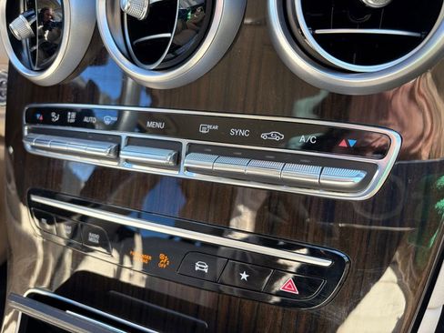 Used 2022 Mercedes-Benz GLC 300 GLC 300 image 38