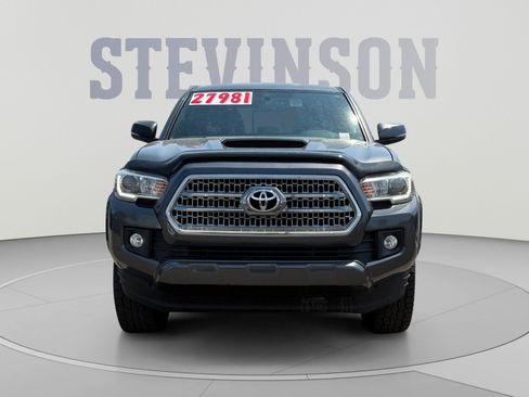 Certified 2017 Toyota Tacoma TRD Sport w/ Tow Package (A/T) AWD/4WD image 8