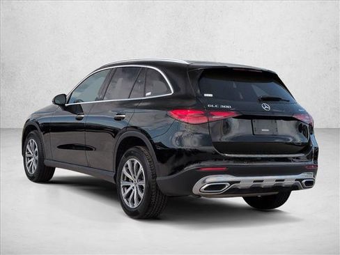 Used 2025 Mercedes-Benz GLC 300 4MATIC image 8