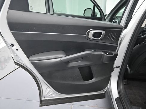 Certified 2025 Kia Sorento EX w/ EX Panoramic Sunroof Package AWD/4WD image 18