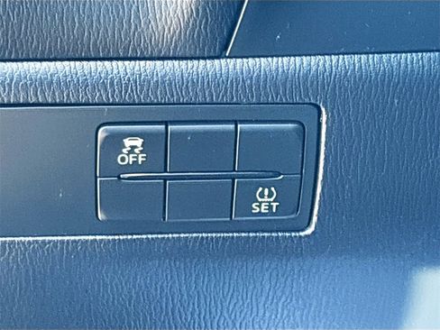 Used 2018 MAZDA MAZDA3 Grand Touring image 10