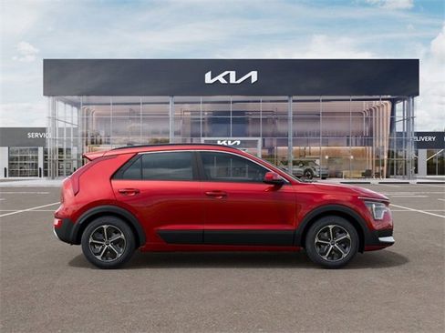 New 2025 Kia Niro LX image 7