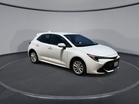 Certified 2025 Toyota Corolla SE FWD image 2