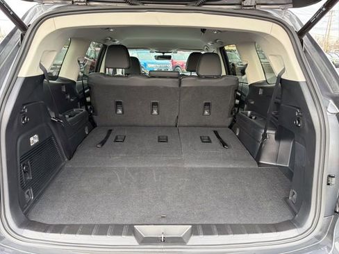 Used 2022 Subaru Ascent Limited image 12