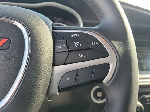 Used 2016 Dodge Charger SXT RWD image 19