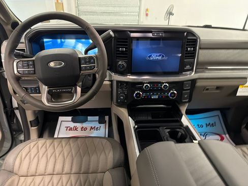 New 2026 Ford F250 Platinum w/ Platinum Plus Package AWD/4WD image 14