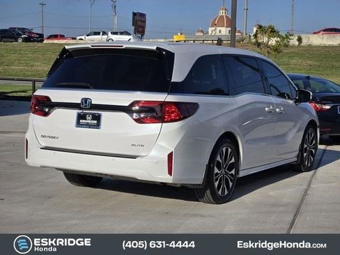 Used 2025 Honda Odyssey Elite image 7