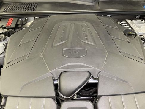 Used 2025 Porsche Cayenne S image 25