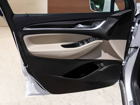 Used 2020 Buick Enclave Essence FWD image 22