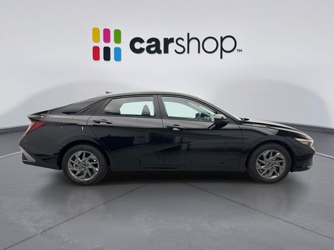 Used 2024 Hyundai Elantra SEL FWD image 3