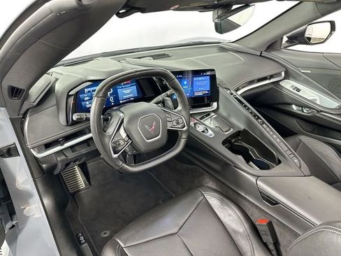Used 2024 Chevrolet Corvette Stingray Convertible w/ Z51 Performance Package RWD image 3