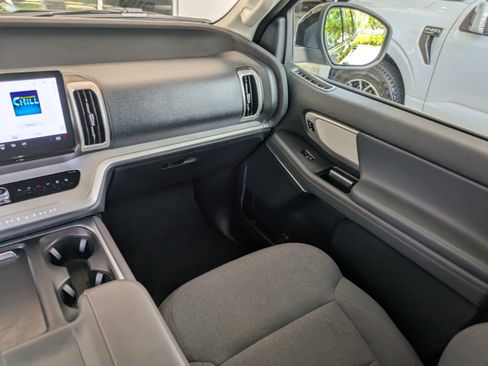 Used 2025 Ford Expedition Max Active AWD/4WD image 19
