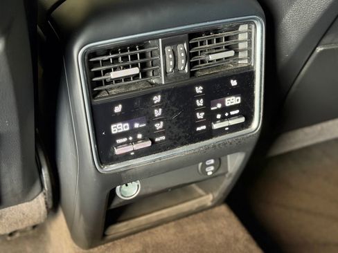 Certified 2021 Porsche Cayenne Coupe AWD/4WD image 33
