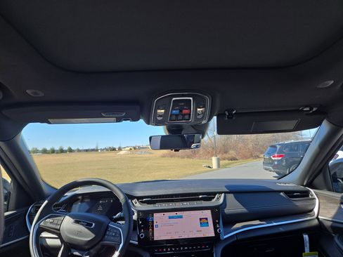 New 2026 Jeep Grand Cherokee L Limited AWD/4WD image 17