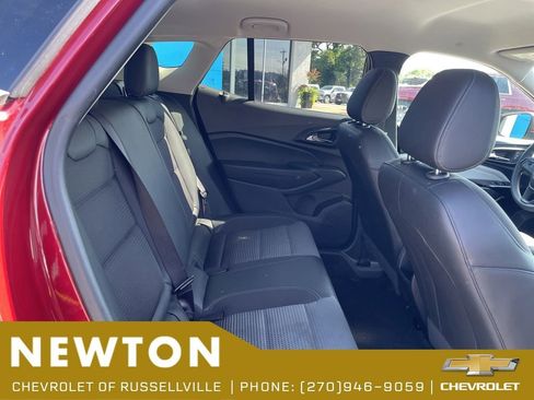 Used 2024 Chevrolet Trax LT FWD image 9