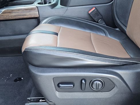 Used 2021 Chevrolet Silverado 2500 High Country w/ Safety Package II image 30