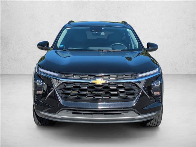 Used 2024 Chevrolet Trax LT w/ Driver Confidence Package FWD image 2