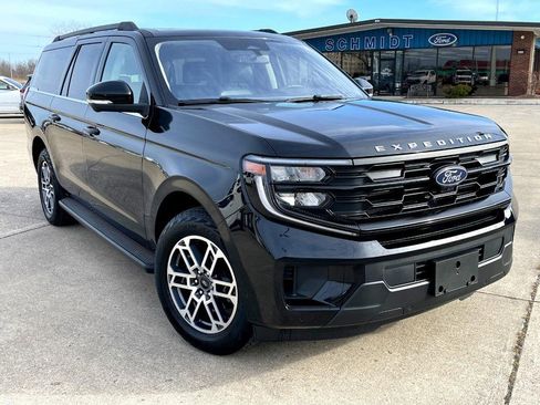 Used 2025 Ford Expedition Max Active image 2
