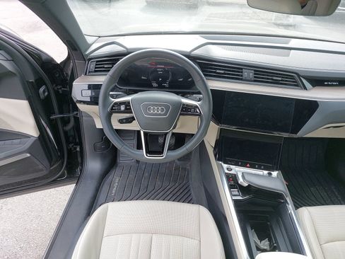 Used 2024 Audi Q8 e-tron Premium Plus w/ Premium Plus Package AWD/4WD image 6