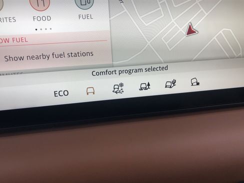 Used 2023 Land Rover Defender 110 S image 32