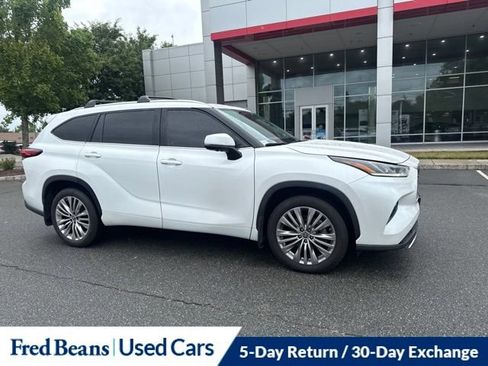 Used 2023 Toyota Highlander Platinum AWD/4WD image 5