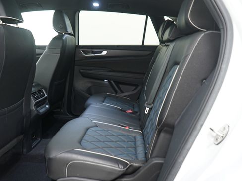 Used 2024 Volkswagen Atlas Cross Sport SEL Premium R-Line image 15