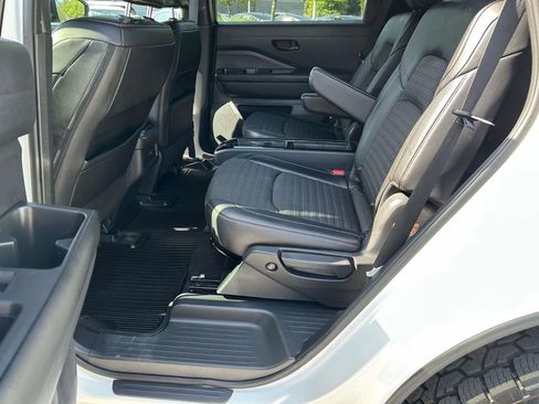 Used 2023 Nissan Pathfinder Rock Creek AWD/4WD image 12